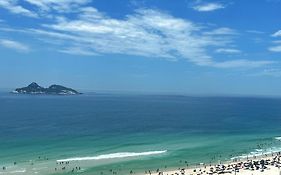 Luxuoso apartamento vista mar Barra